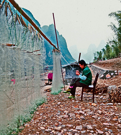 Mending Fisih Nets