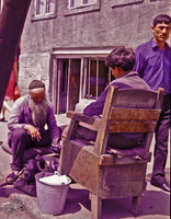 SHOE SHINE MAN
