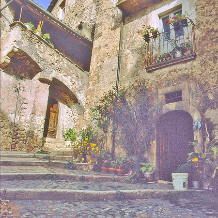 PICTURESQUE ENTRANCE, TUSCANY