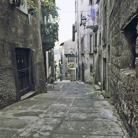 NARROW PASSAGE WAY, TUSCANY