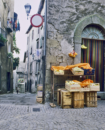 STREET CORNER, VITORCHIANO