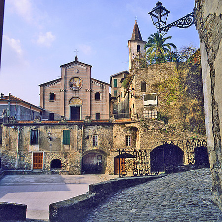 PIAZZA, LIGURIA