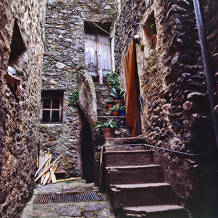 ENTRANCE WAY, TUSCANY